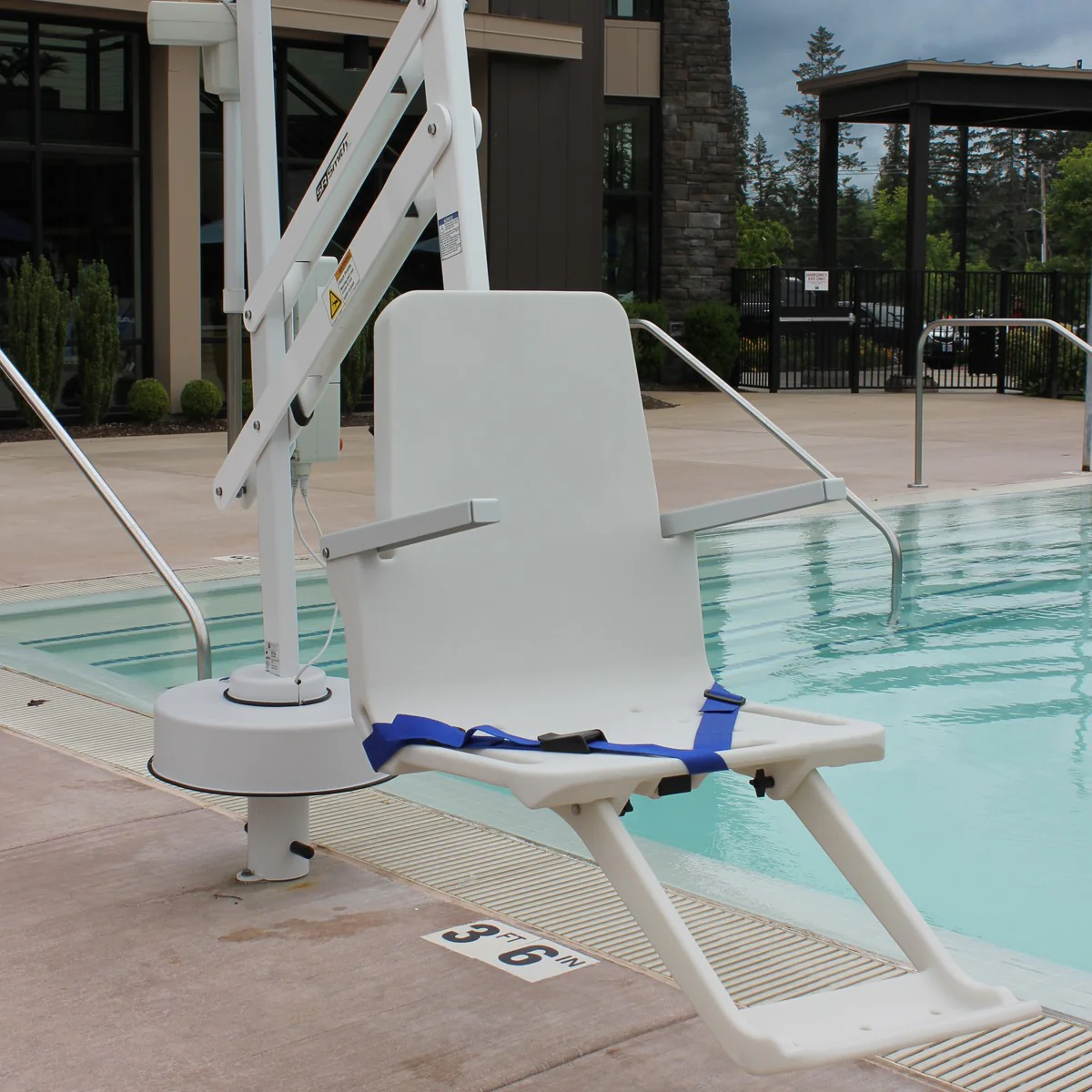 SRS Splash! Extended Reach Pool Lift, Gray Mist, No Anchor